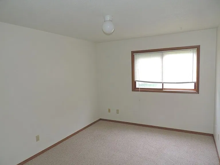 719 Westwinds Dr #2 — Photo 8