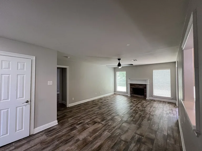 23816 Stoneridge Dr — Photo 2