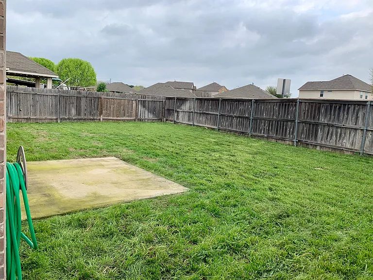 1513 Rainbow Parke Dr — Photo 4