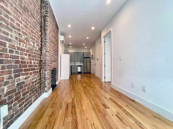 3rd image of 28 E 130th St #3R