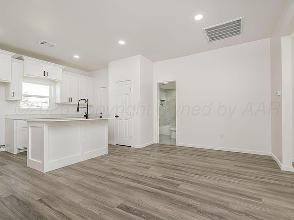 4th image of 2602 Olive St