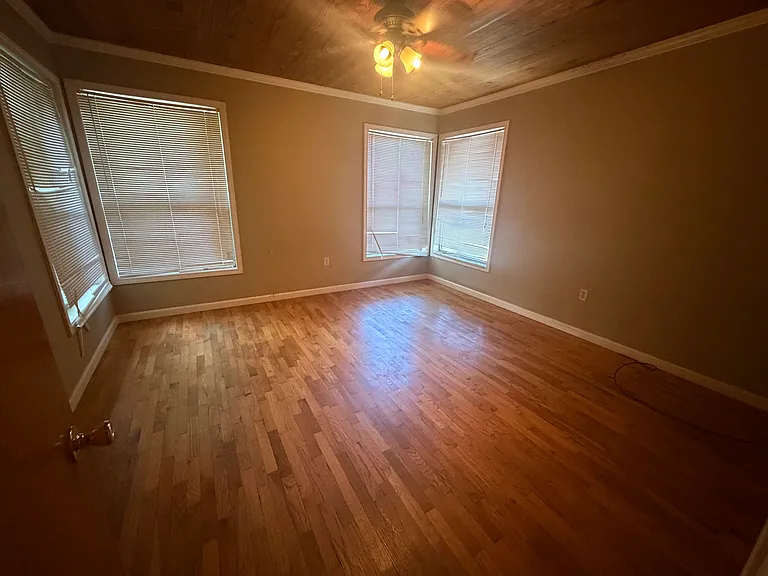 1614 Caldwell St — Photo 8