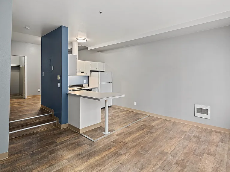 Ellis Court Apartments — Photo 39