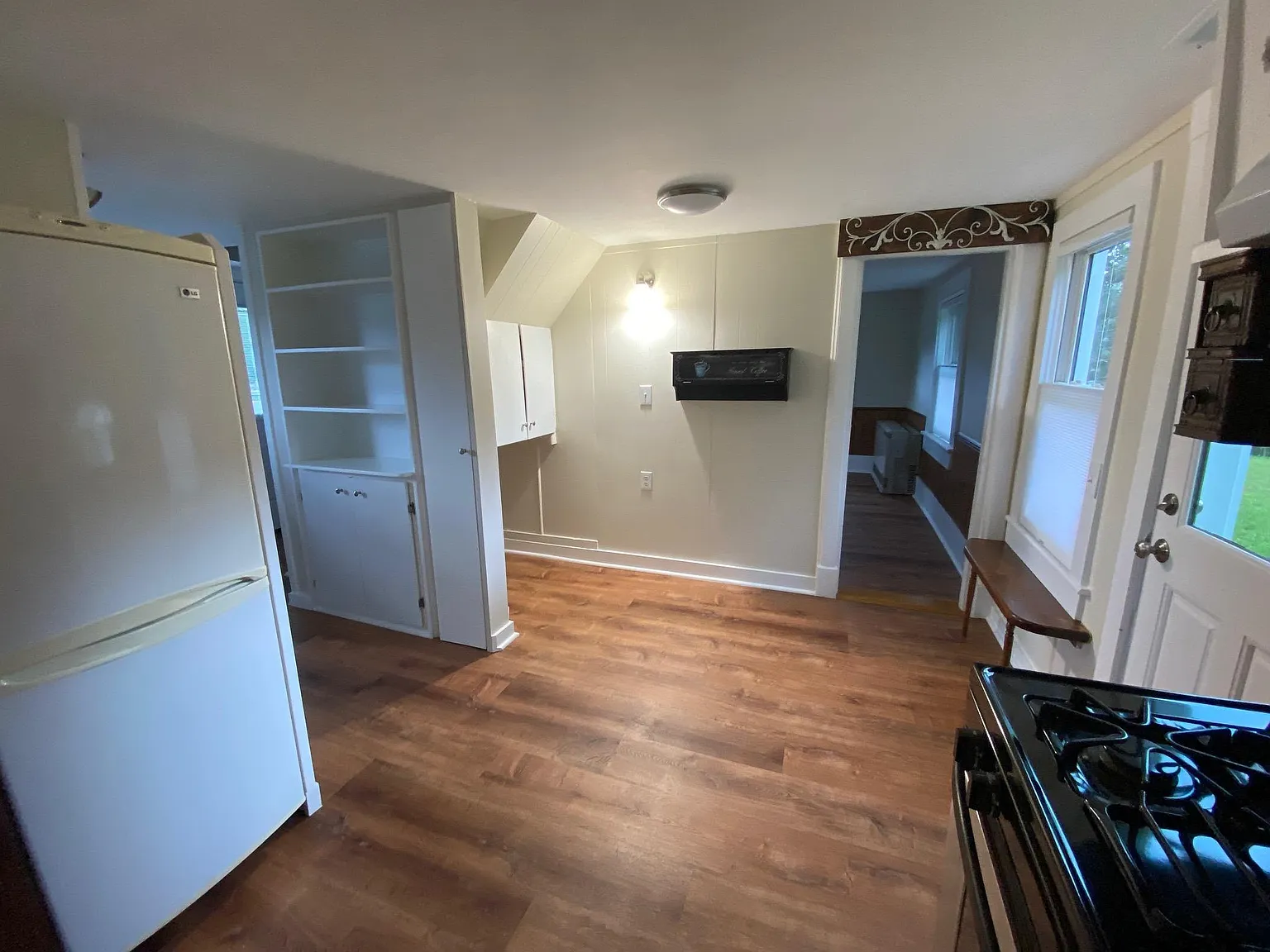 2 bed, 744 sqft, $1,800 — Photo 4