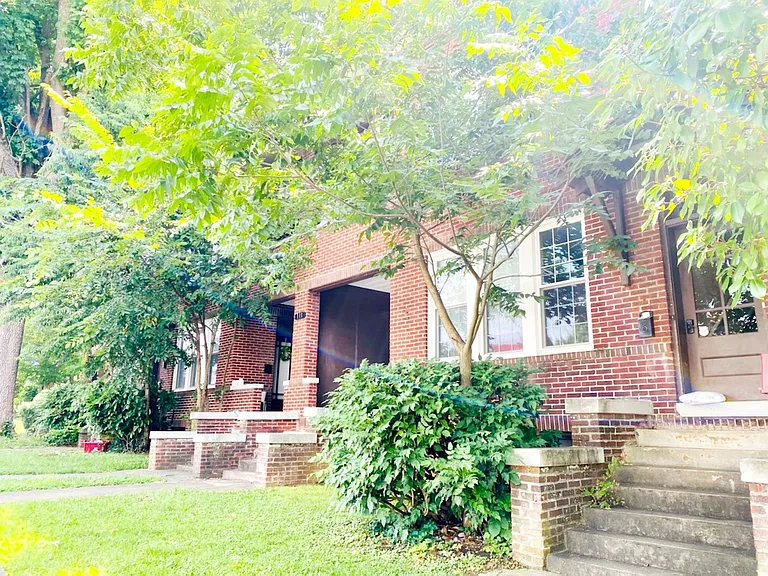 111 W Unaka Ave — Photo 2