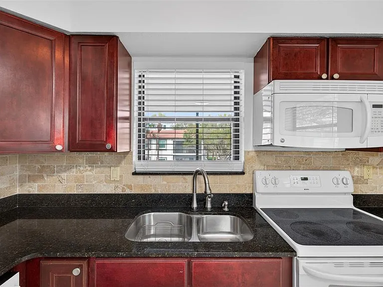 484 Santa Cruz Pl NE #G — Photo 8