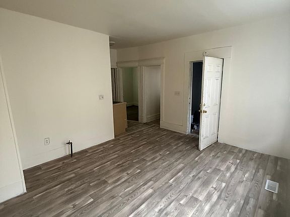 2nd image of 1231A W Windlake Ave