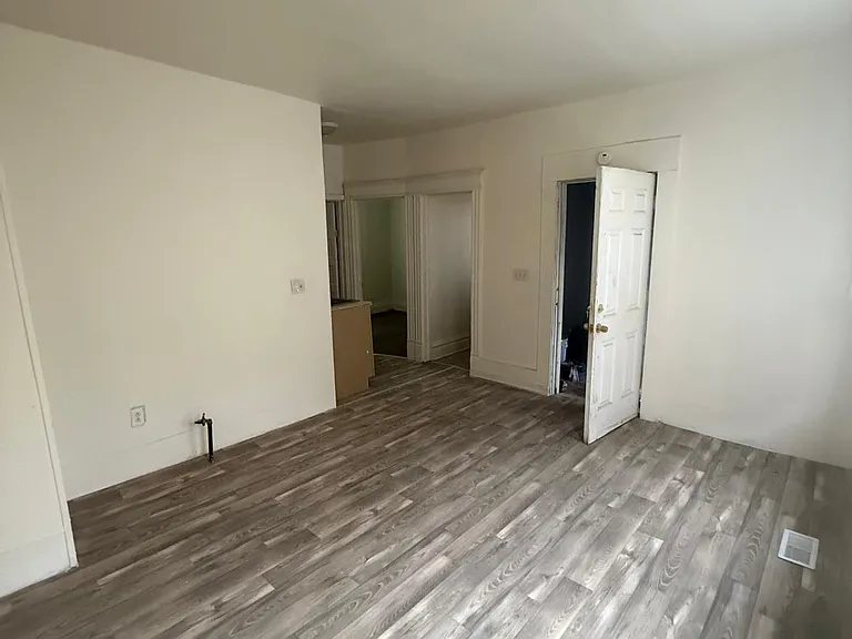 1231A W Windlake Ave — Photo 2