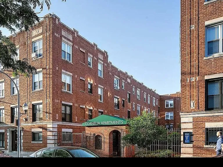 1000 W Cornelia Ave #1D — Photo 2