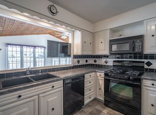 1400 Windsor Ct, Clinton, IA 52732