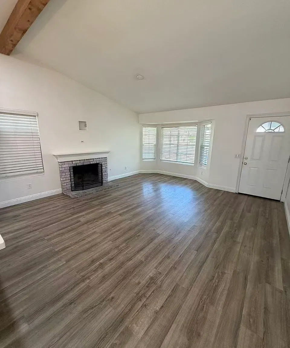 4 bed, 1323 sqft, $3,680 — Photo 1