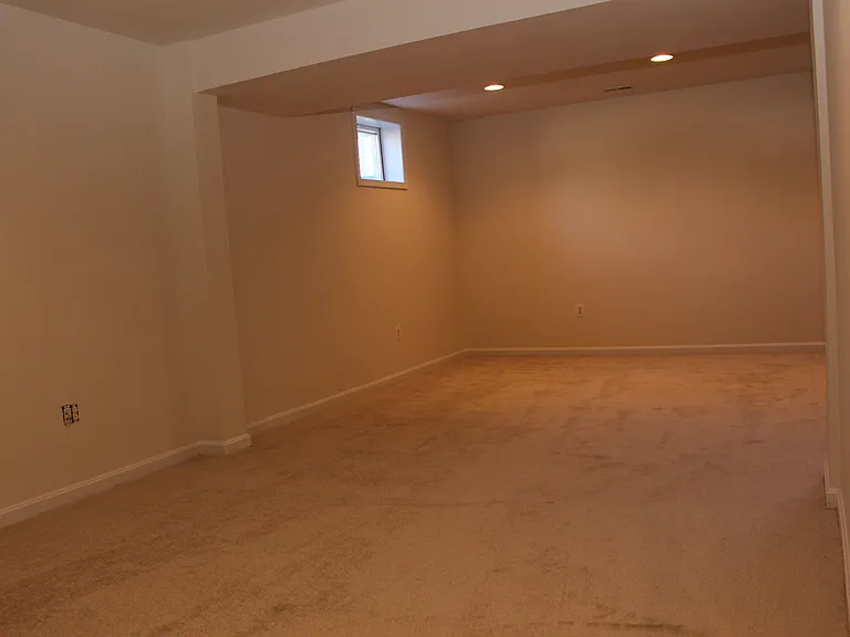 8675 Wales Ct — Photo 16