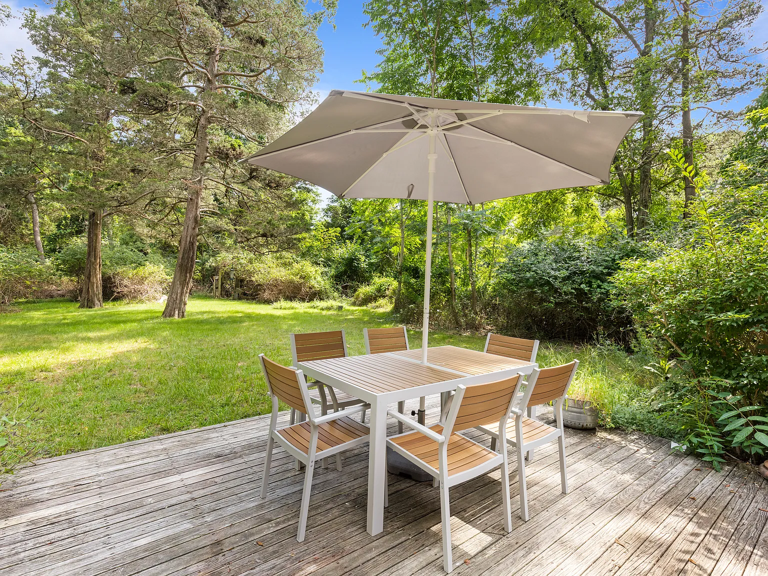Sag Harbor Beach Cottage — Photo 2