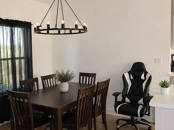 4th image of 738 Foster Ln