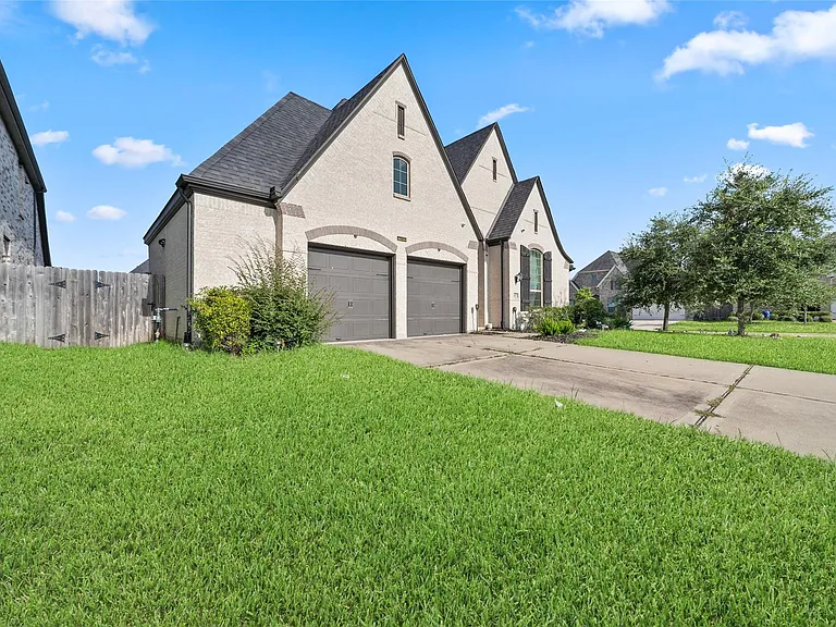 8515 Verona Falls Ct — Photo 2