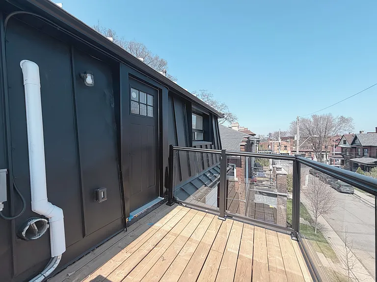 22 Grant Ave — Photo 4