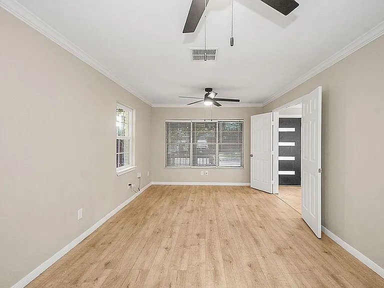 5037 W 43rd St — Photo 10