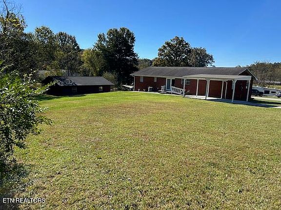 5th image of 375 Russell Dr
