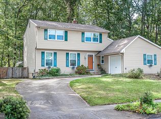 67 Hillside Dr, Blackwood, NJ 08012