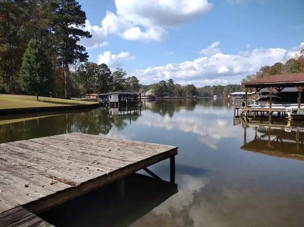 100 Harbour Point NW, Milledgeville, GA 31061