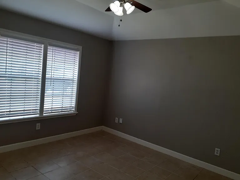 2753 Camargo Dr — Photo 15