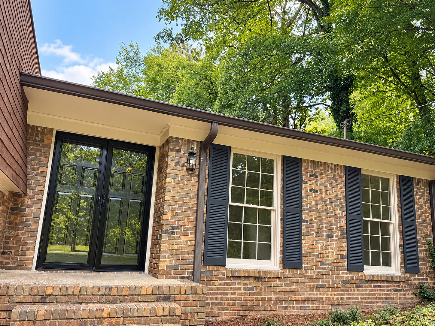 4 bed, 2300 sqft, $2,250 — Photo 3