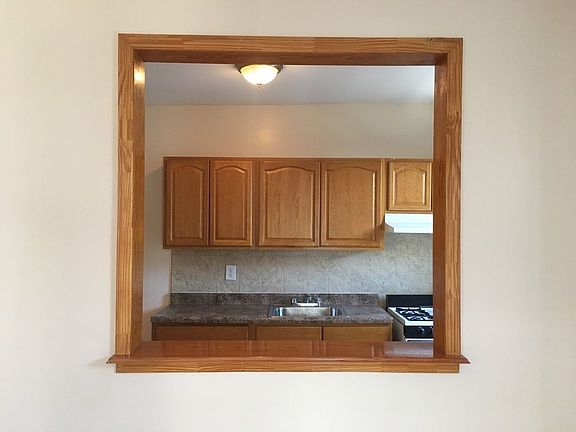 4th image of 1441 Dekalb Ave APT 4