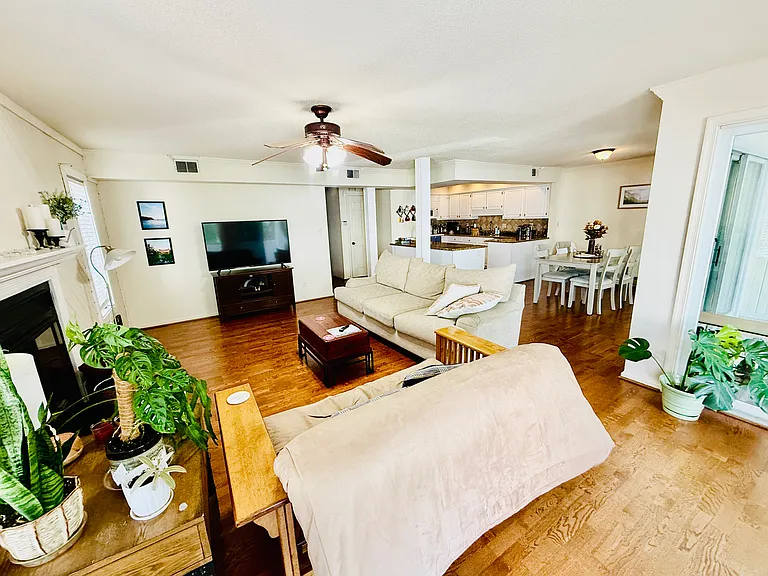 2328 Croix Dr — Photo 16