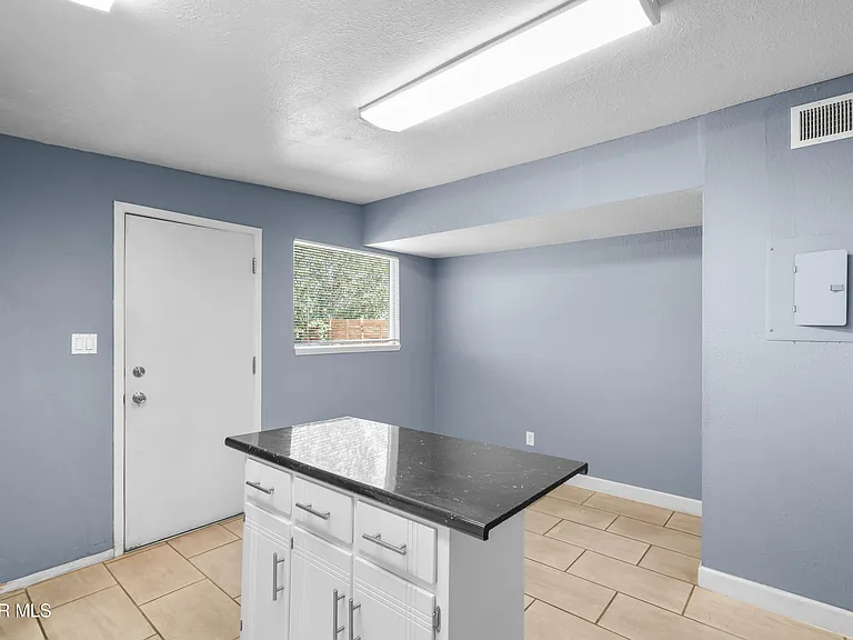 3977 Las Casitas Dr #B — Photo 21