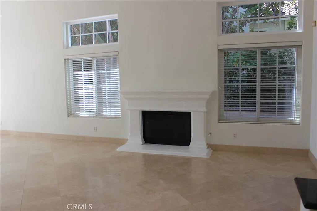 4 bed, 2845 sqft, $7,000 — Photo 4