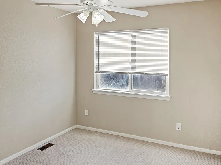 1644 Oak Creek Dr — Photo 13