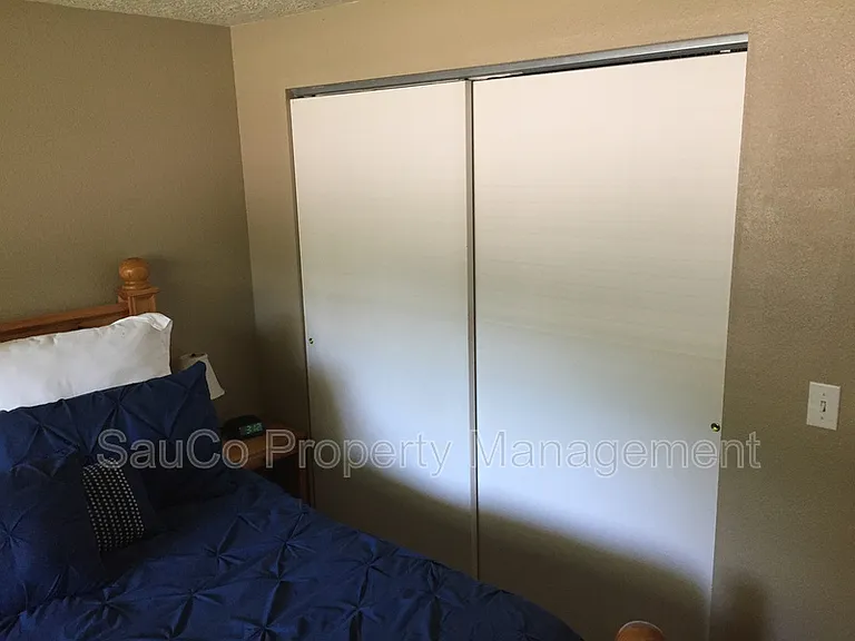 22120 S Leslie Ave — Photo 22