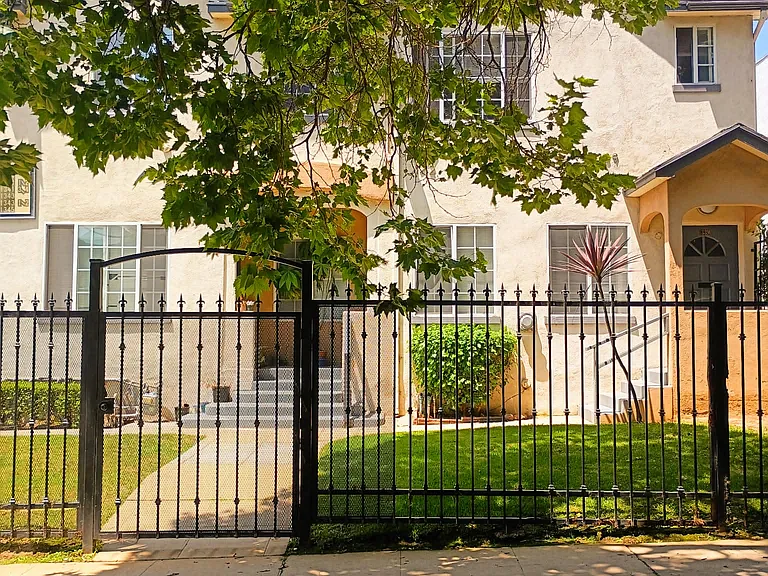 S Sycamore Ave — Photo 6