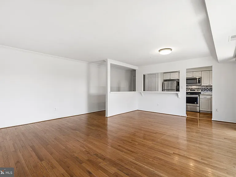 3240 S 28th St #403 — Photo 10