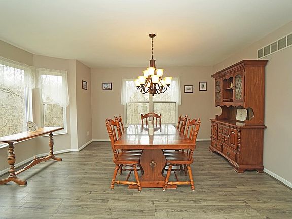 5th image of 462 Windfern Forest Ln