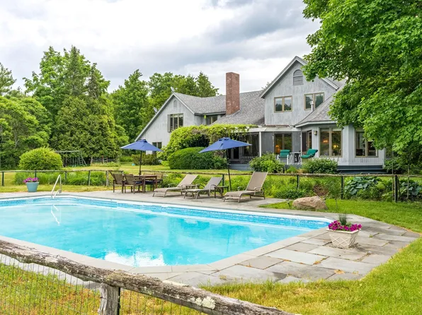 957 Whalley Road, Charlotte, VT 05445