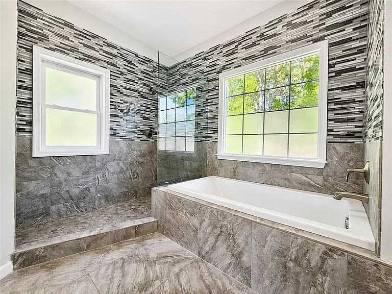 380 Belmont Chase Ct — Photo 15