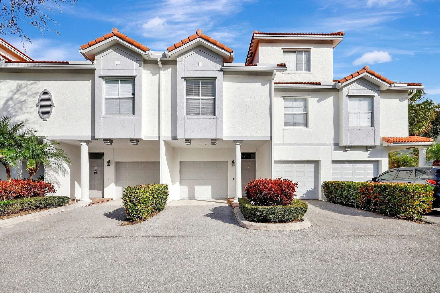 3 bed, 2.0 bath, 1362 sqft, $3,299 — Photo 1