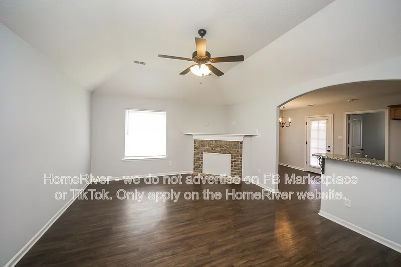 3 bed, 2.0 bath, 1725 sqft, $1,815 — Photo 3
