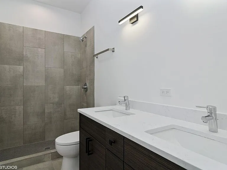5544 W Montrose Ave #3W — Photo 7