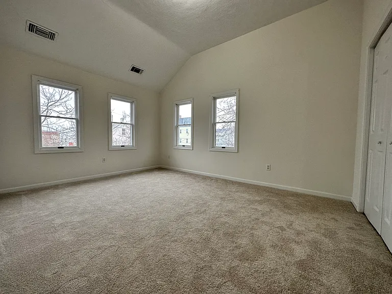 1 Maude St #11 — Photo 5