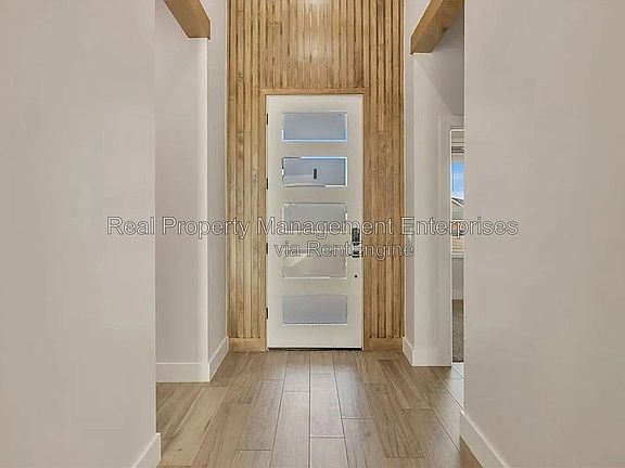 3rd image of 15101 Jasper Ct