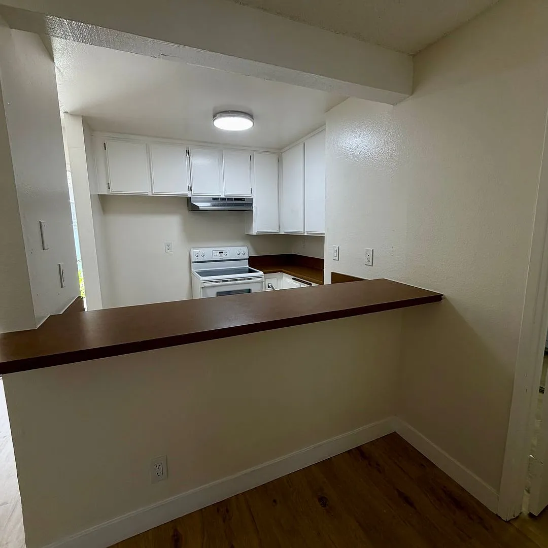 Great condo in gated community, 1 Bed, 1 Bath. Good Location. — Photo 2