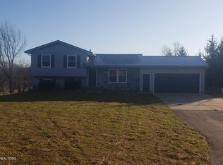 16745 Wacousta Rd, Grand Ledge, MI 48837