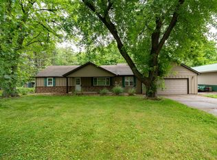 29764 Woodfield Dr, Mackinaw, IL 61755