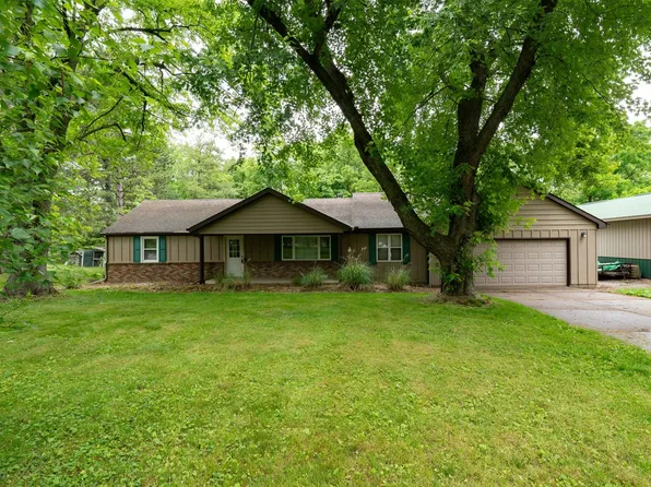 29764 Woodfield Dr, Mackinaw, IL 61755