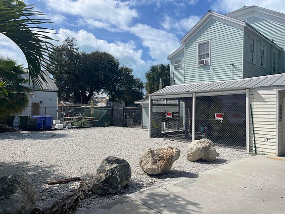 4th image of 416 Applerouth Ln