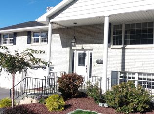 202 Yesu Dr, Scranton, PA 18505