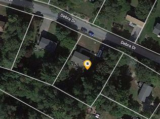 4 Debra Dr, Richmond, RI 02812