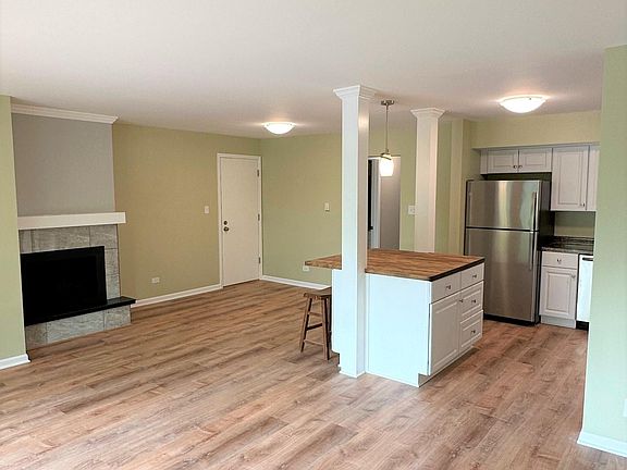 5th image of 837 S Dwyer Ave APT D